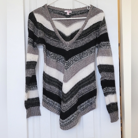 Women's Bongo v-neck chevron striped sweater, size Large L - Picture 1 of 3